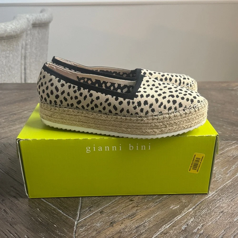 Gianni Bini Beige and Black Dotted Espadrille Flats - 8.5